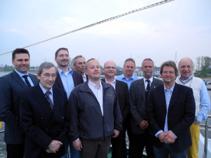 Die zehn Vorstandsmitglieder des Rostocker Regatta Vereins e.V. (v.l.): M. Knobloch (Hansestadt Rostock), Dr. M. Roth (SVTR), K. Schwadtke (YCW), J. Borowski (RoYC), G. Kraatz (RSC-92), W. Kummer (SSVR), H.-J. Kreft (ASVzR), U. Stapel (MYCR), T. Hübner (ASVW) und M. Kehr (WSC). Foto: Gesine Schuer